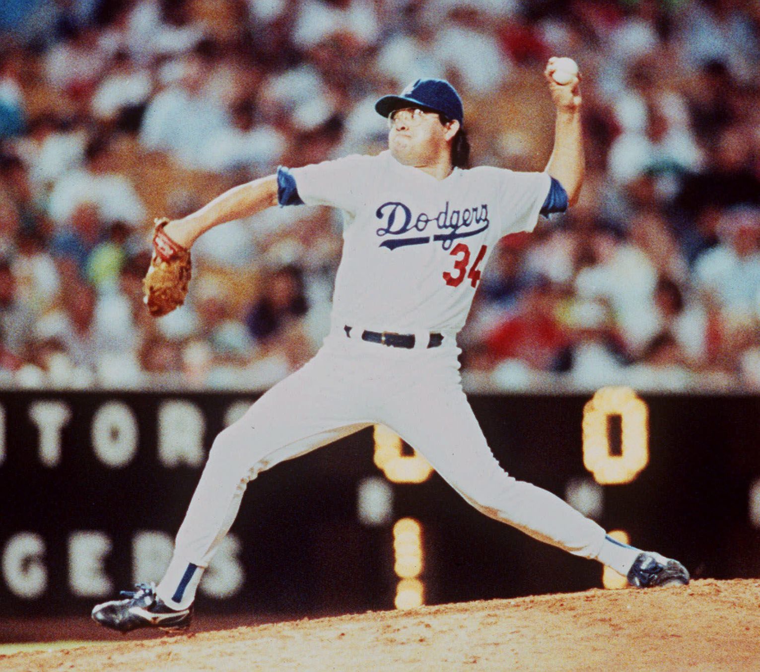 1990: Dave Stewart, Fernando Valenzuela both throw no-hitters